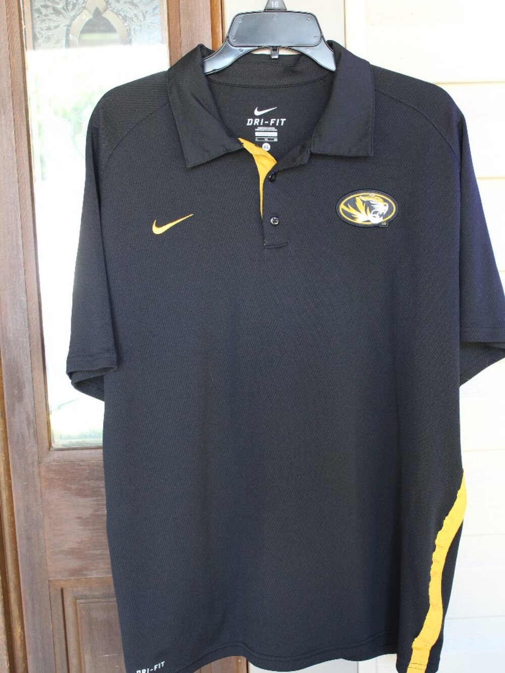 NIKE DRI FIT MIZZOU POLO SIZE XL